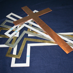 Kreuze aus verschiedenen Materialien